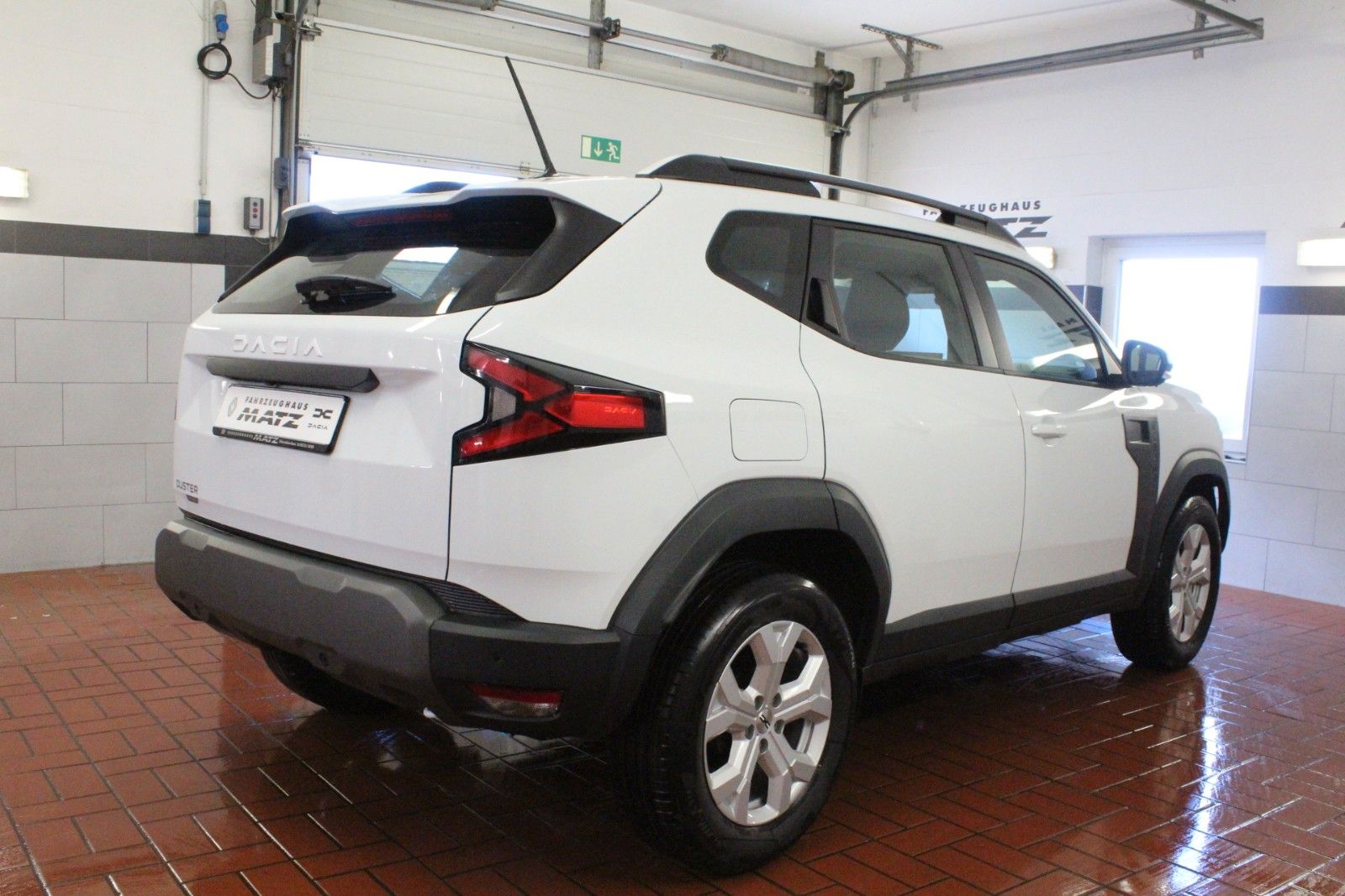 Fahrzeugabbildung Dacia Duster Hybrid 155 Expression *Winterpaket* MY26