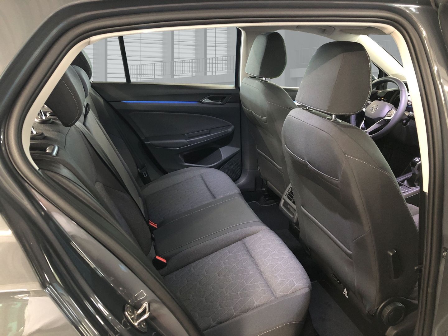 Fahrzeugabbildung Volkswagen Golf Life 1.5 TSI Digitales Cockpit LED Sperrdif