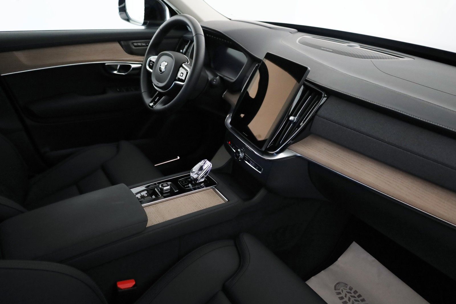 Fahrzeugabbildung Volvo XC90 Plus Bright AWD,7Sitze4xSH,360Kam.,HUD,,AHK