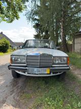 Mercedes-Benz Mercedes Benz Oldtimer W123 200D - Mercedes-Benz 200: D W123