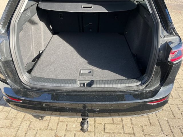 Fahrzeugabbildung Volkswagen Golf Variant VIII 2.0 TDI DSG GOAL AHK GJR NAVI