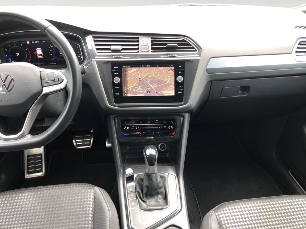 Fahrzeugabbildung Volkswagen Tiguan 1.5 TSI DSG Life AHZV NAVI Standheizung R