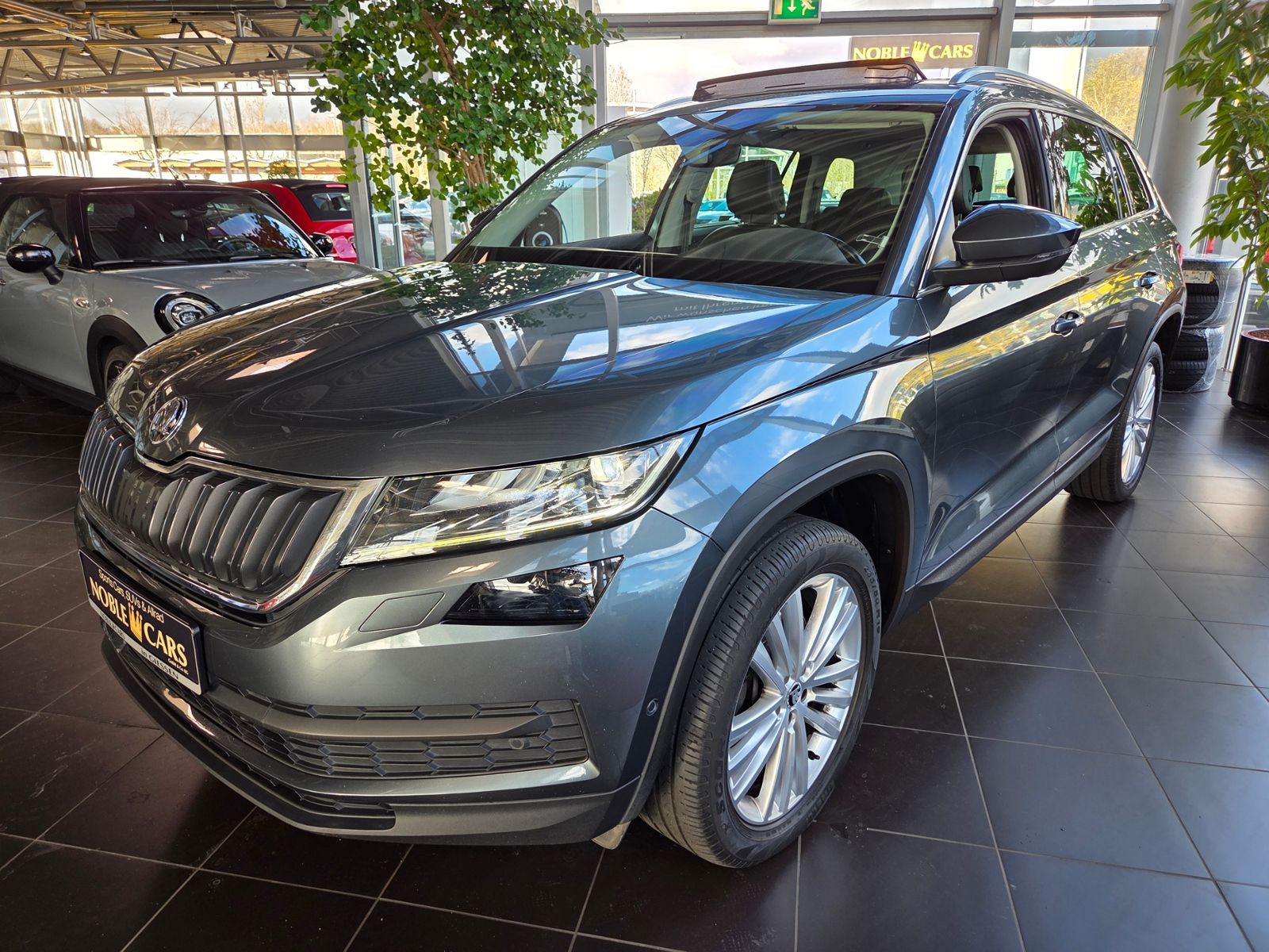 Fahrzeugabbildung SKODA Kodiaq Style 4x4 PANO MEMORY 360° STNDHZ
