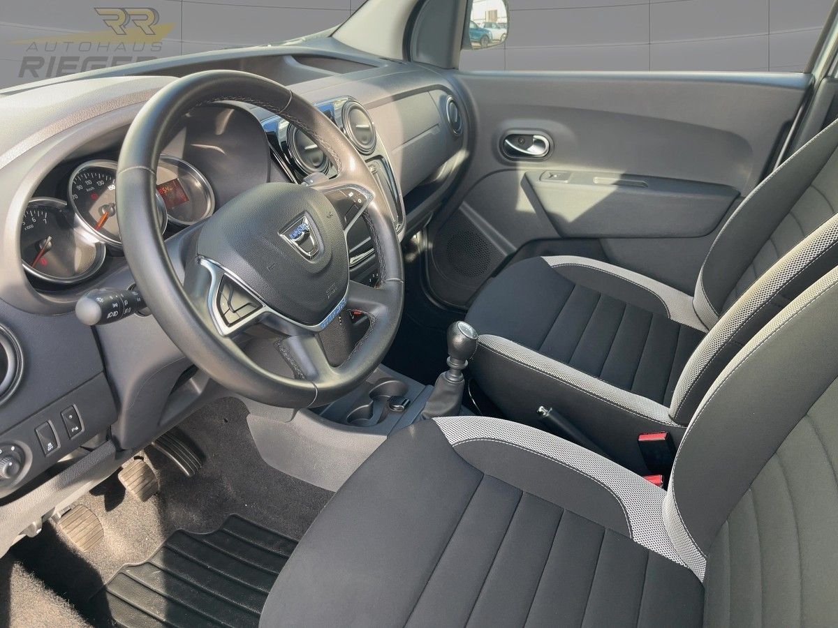 Fahrzeugabbildung Dacia Dokker Stepway Plus TCe 130