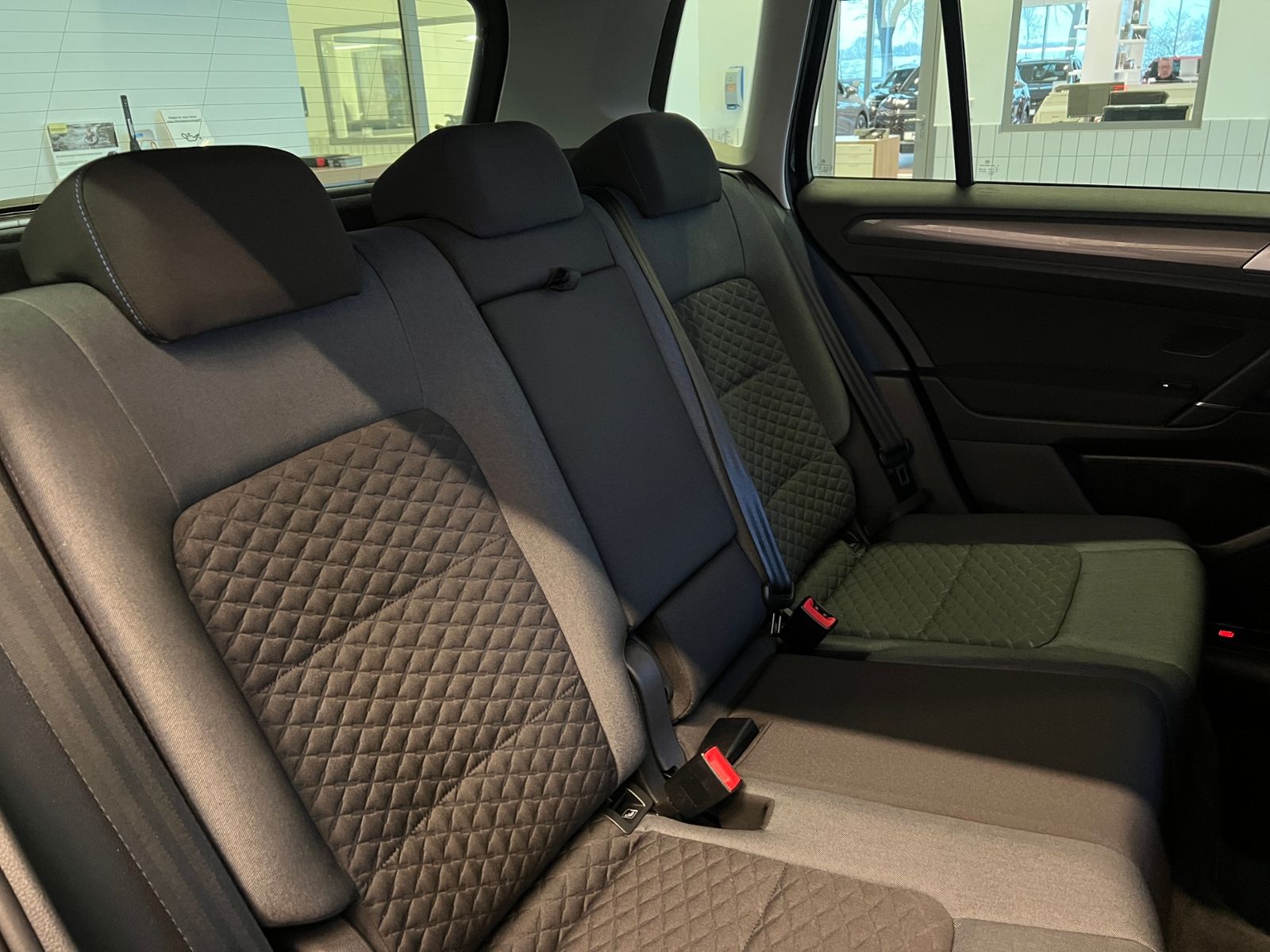 Fahrzeugabbildung Volkswagen Golf Sportsvan JOIN 1.5 TSI *App Connect, Climat