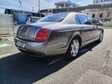 Bentley Continental Flying Spur - - - silberne Bentley Continental