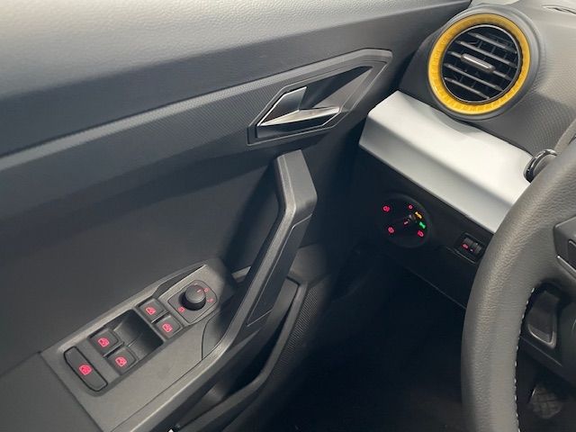 Fahrzeugabbildung SEAT Arona Style Winterpaket Tempomat Navi DAB LED