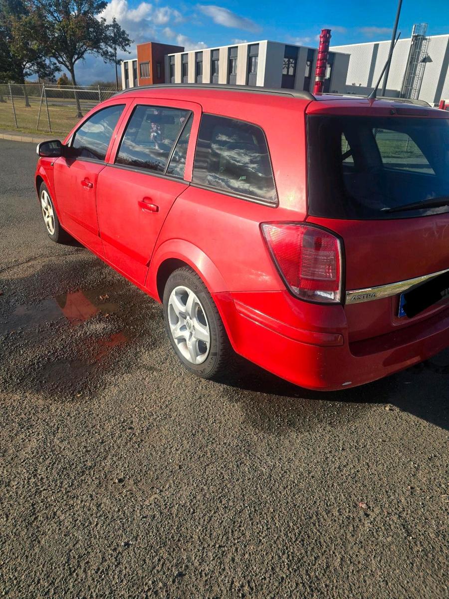 Opel Astra 2005 — вигляд ззаду