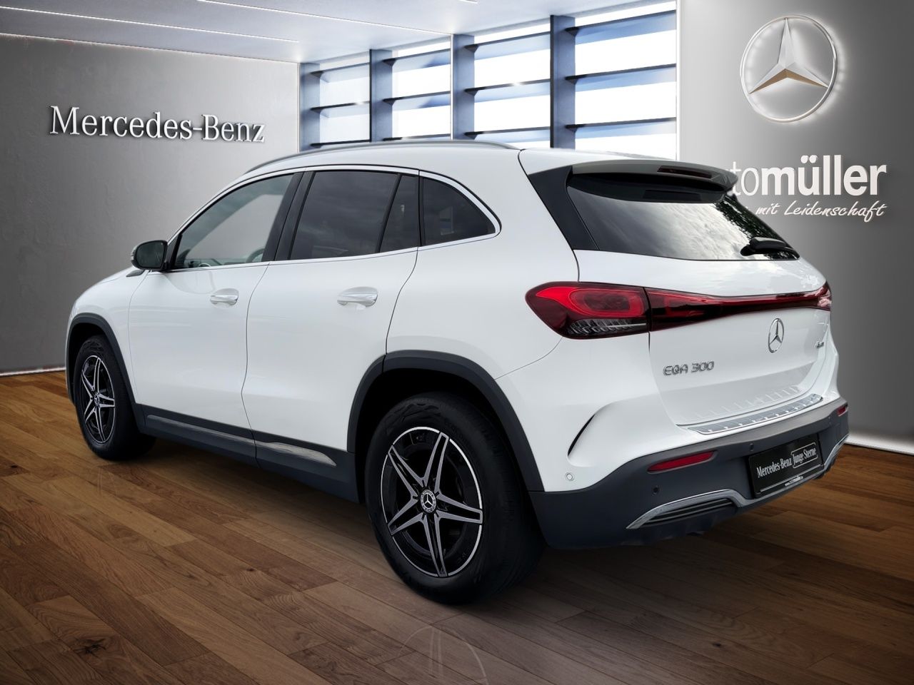 Fahrzeugabbildung Mercedes-Benz EQA 300 4M BONUS+AMG+SOUND+CARPL+KEYL+LED+KAMERA