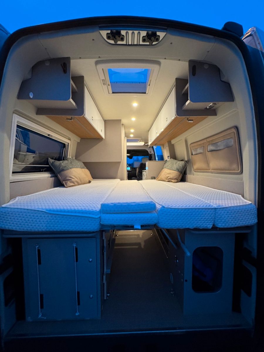 Fahrzeugabbildung Bürstner Delfin C 621 Limited - Garantie - Motorradbühne!