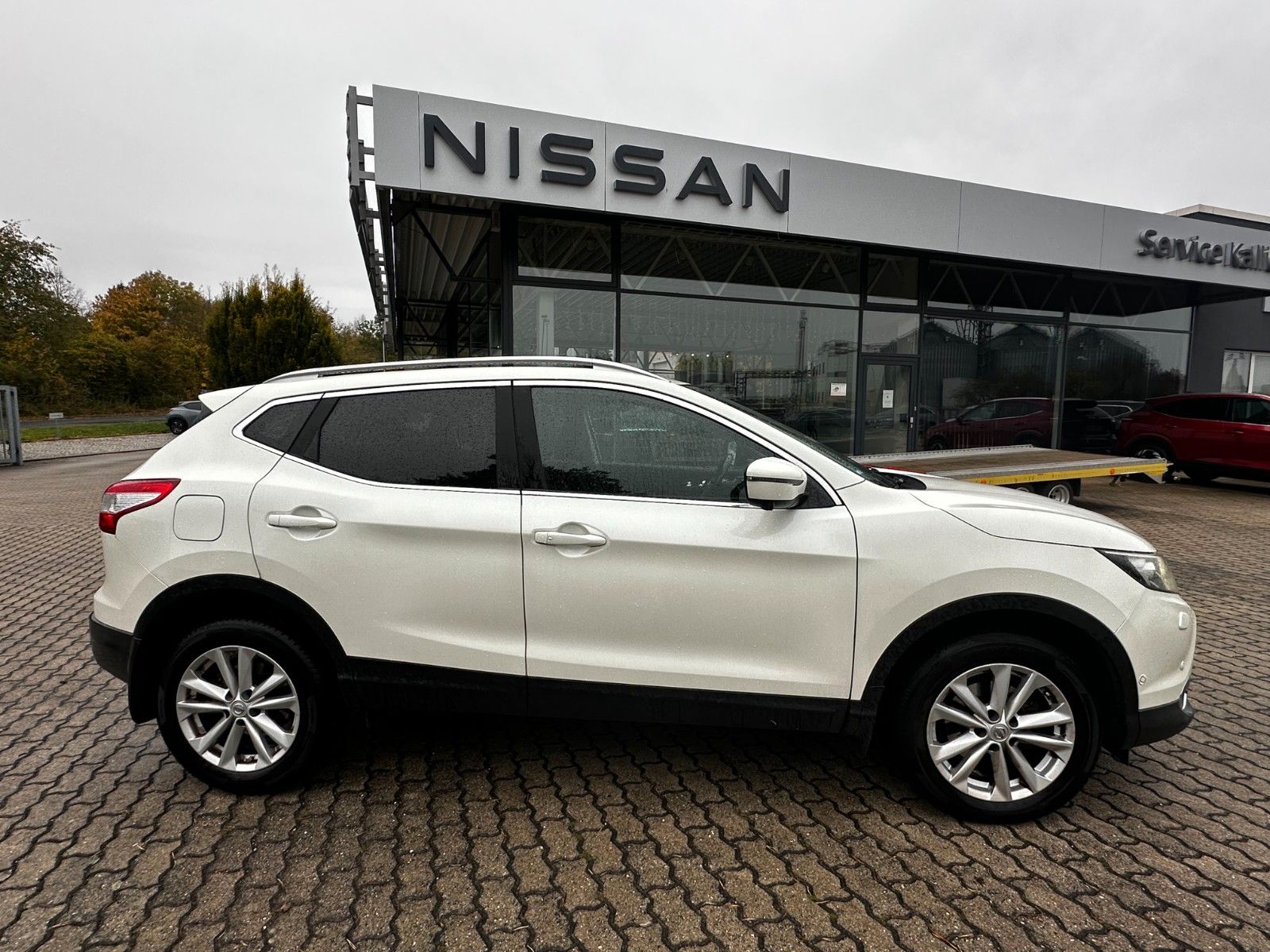 Fahrzeugabbildung Nissan Tekna+AHK,1.Hd.,Scheckh.gepfl.1a Zust.,Serv
