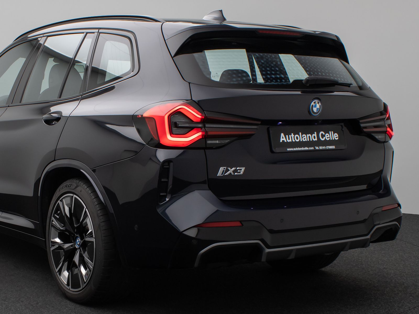 Fahrzeugabbildung BMW iX3 Impressive M Sport Panorama 360°HUD DAB H/K