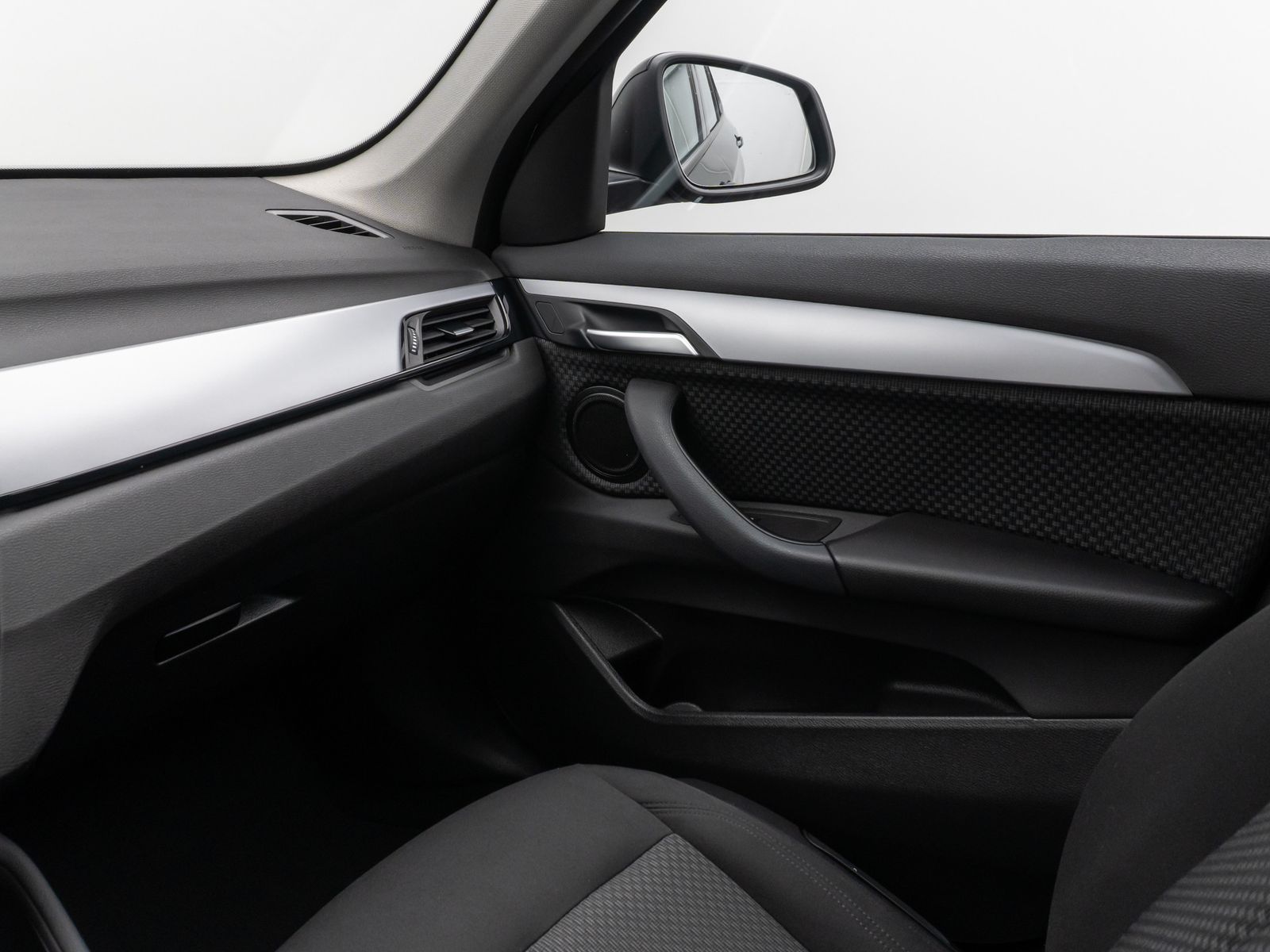 Fahrzeugabbildung BMW X1 sD20i Kamera HUD DAB Alarm Geschwindigkeitsre