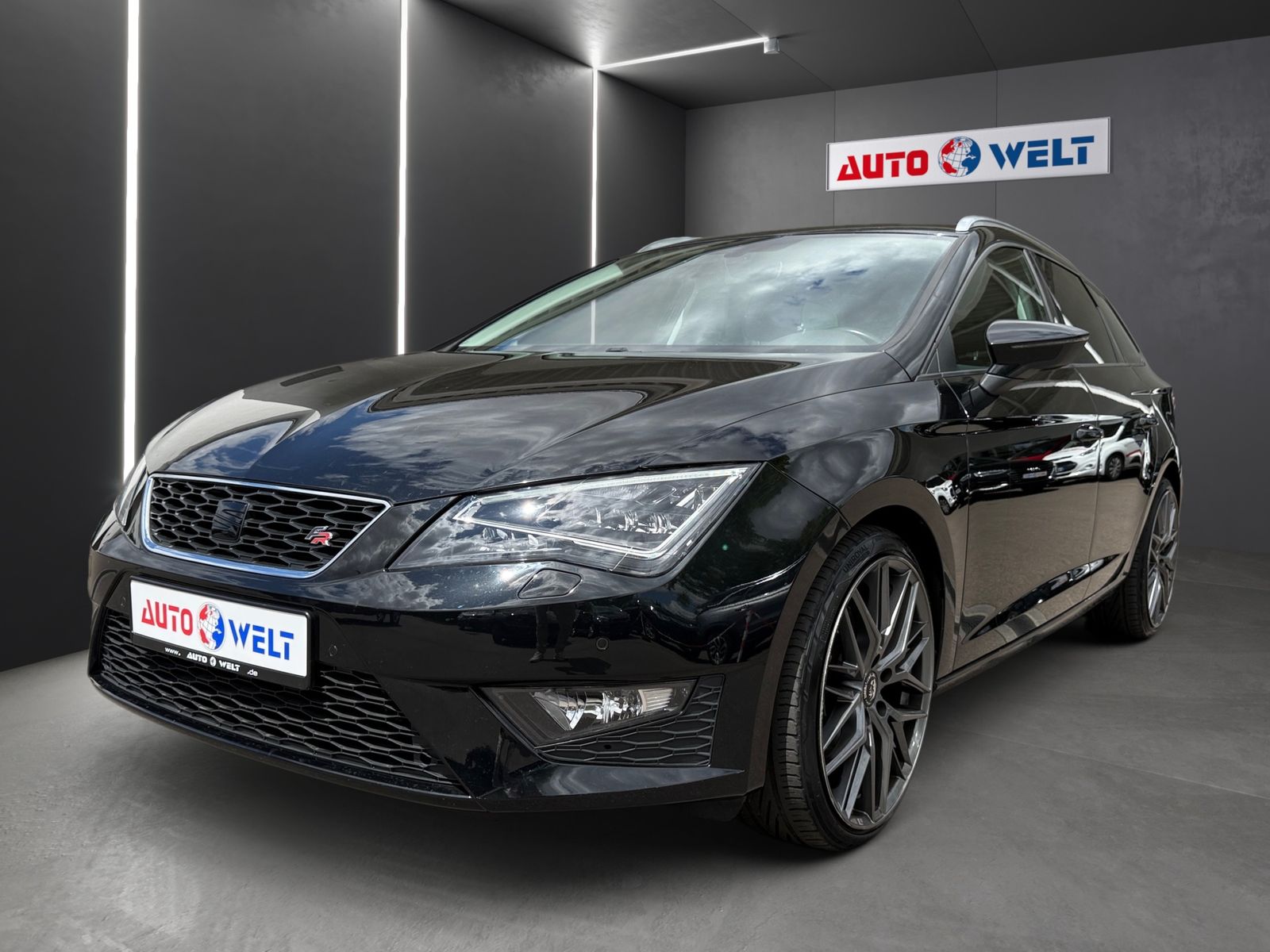 SEAT Leon ST 2.0 TDI FR Navi Tempomat PDC Teilleder