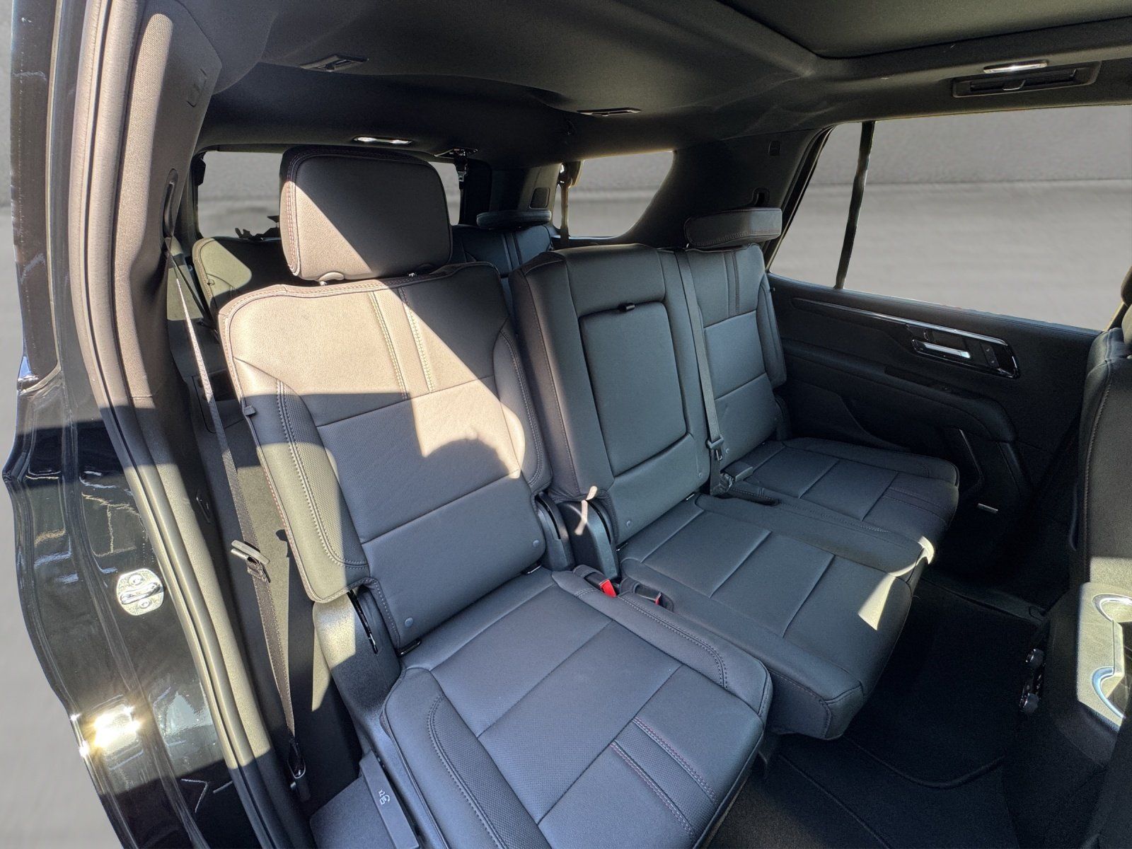 Fahrzeugabbildung Chevrolet Tahoe RST 6.2 MY26 24"/LUFTFAHRWERK/8-SITZER/AHK