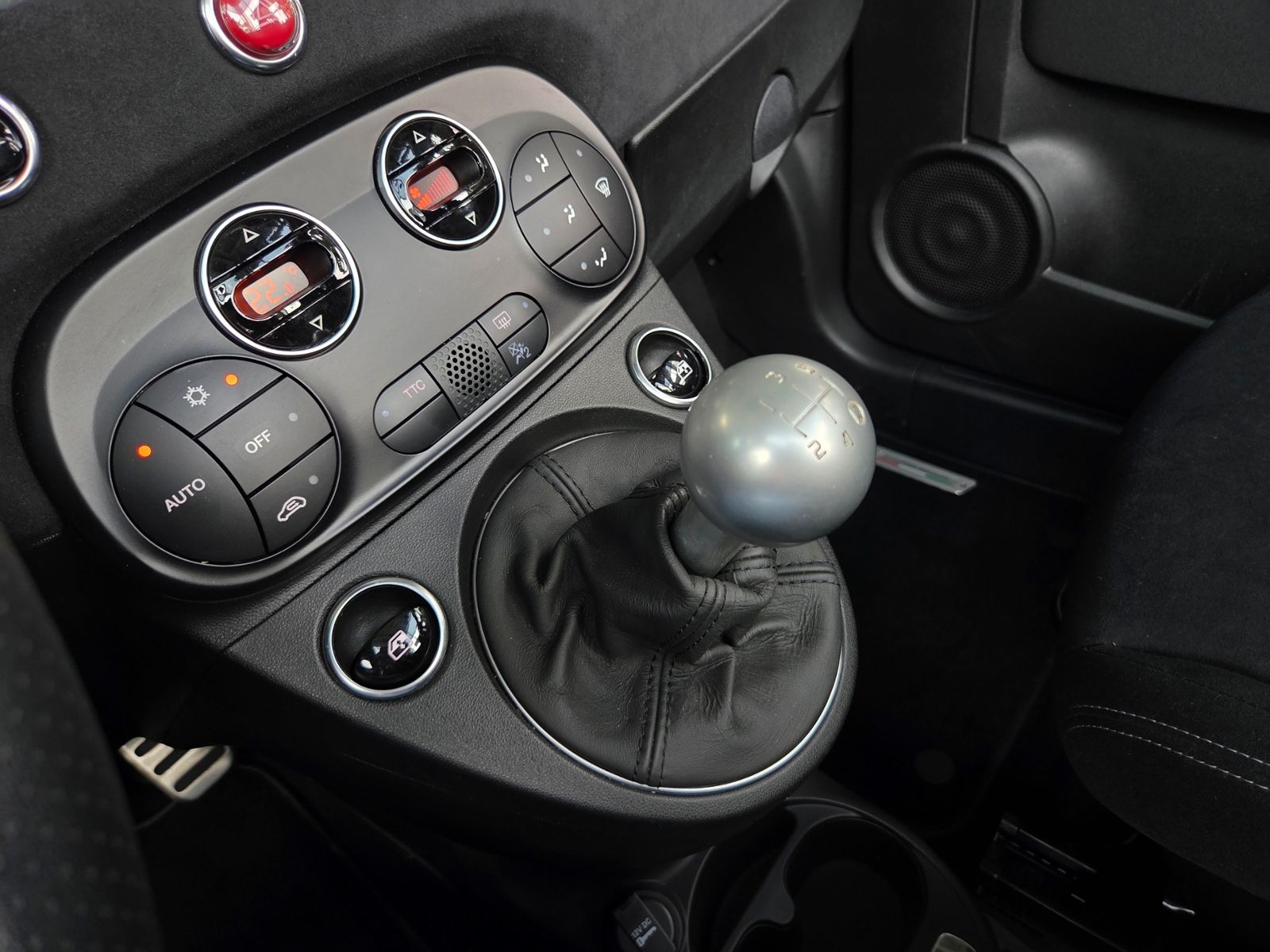 Fahrzeugabbildung Abarth 595C Competizione NAVI CarPlay