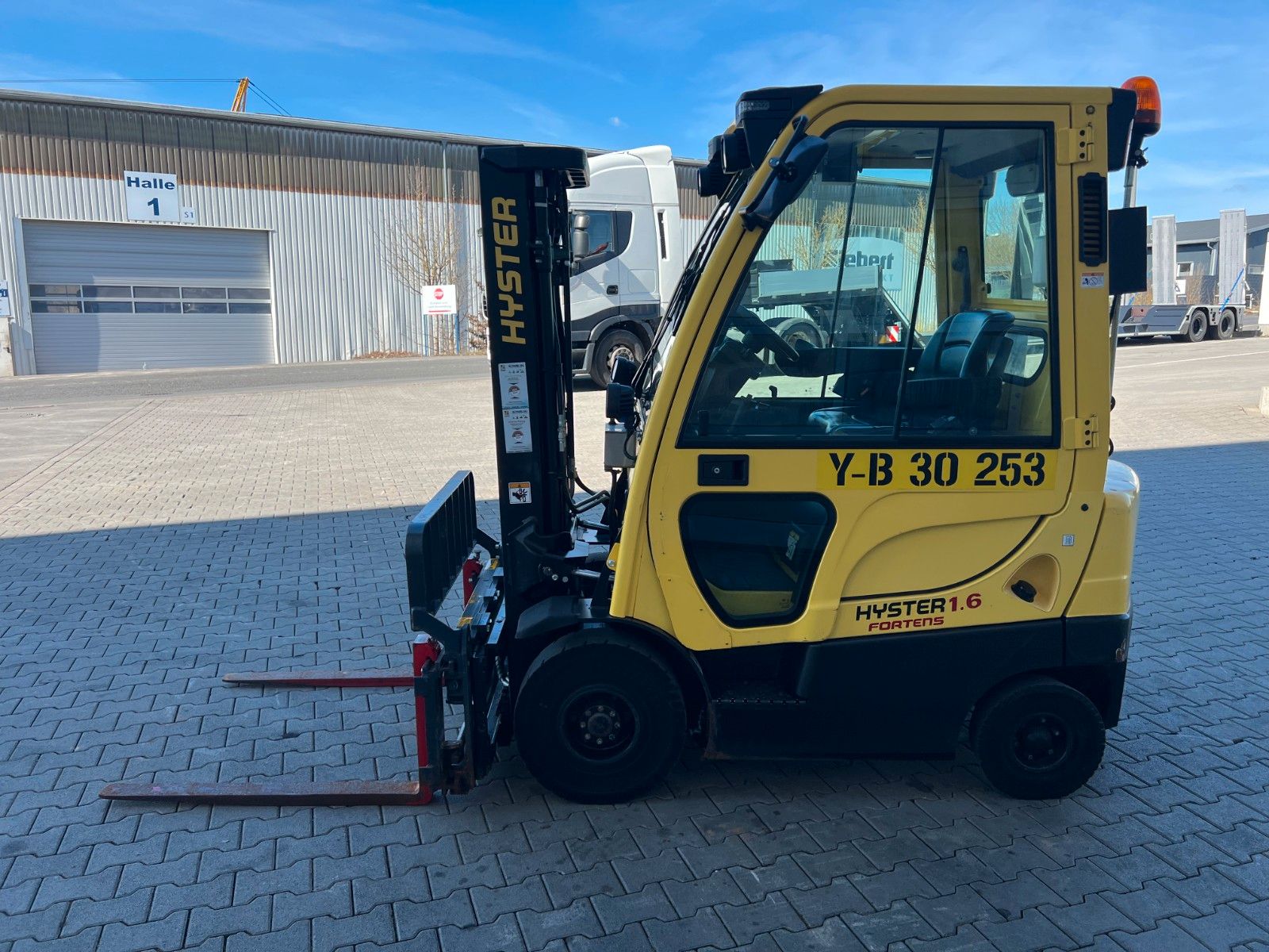 Fahrzeugabbildung Hyster H1.6 FT / Verstellgerät / HH: 4.45m / nur 1.299h