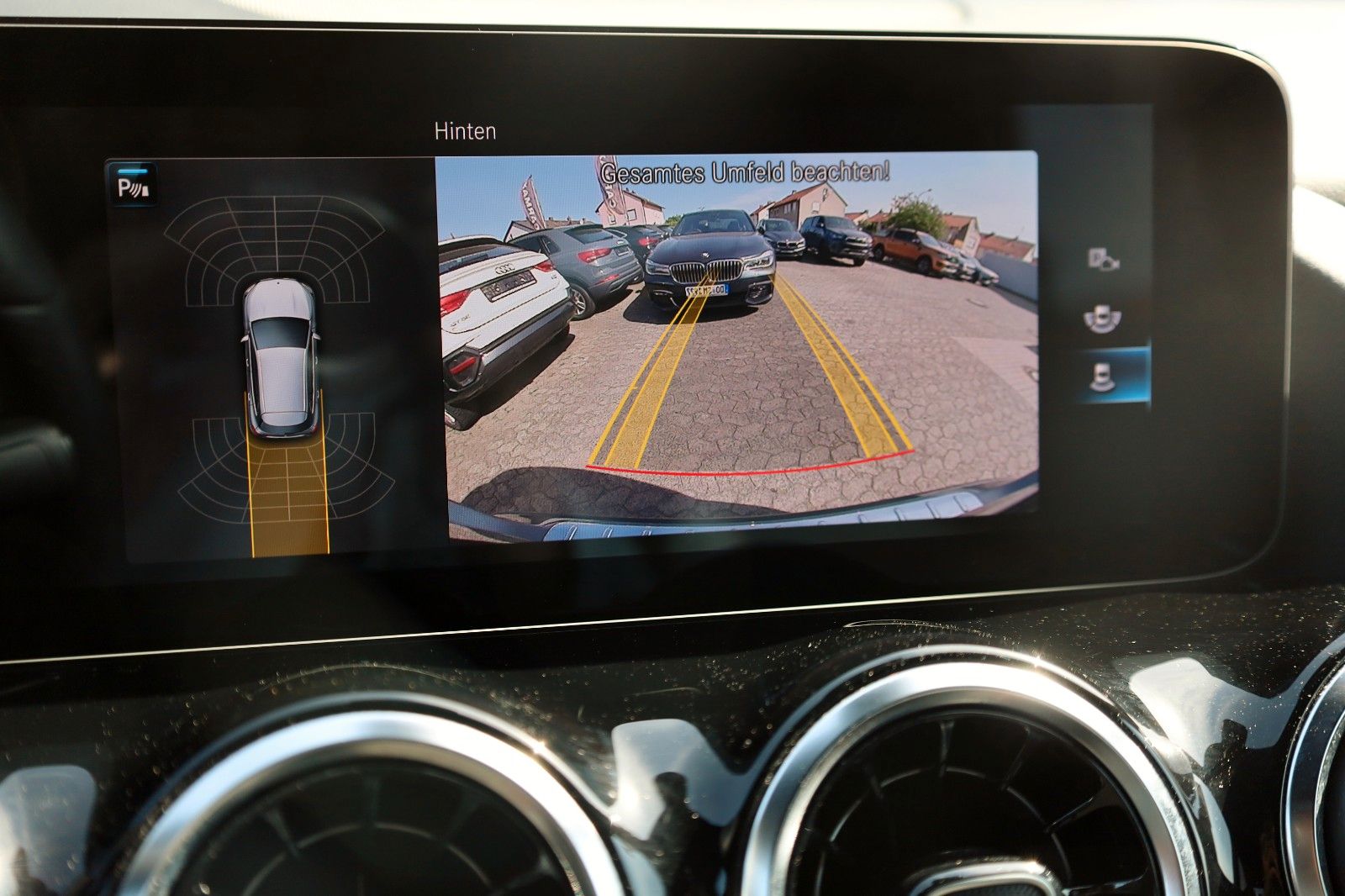 Fahrzeugabbildung Mercedes-Benz GLA 200 d AMG line, T.Leder,Navi,LED,SH,Kamera