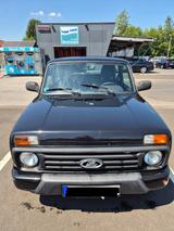 Lada Niva 4x4 Urban *Neues Getriebe!* - schwarze Lada Niva