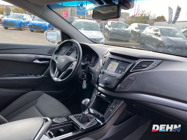 Hyundai i40cw 1.6 blue GDi Trend Navi PDC Kamera SHZ