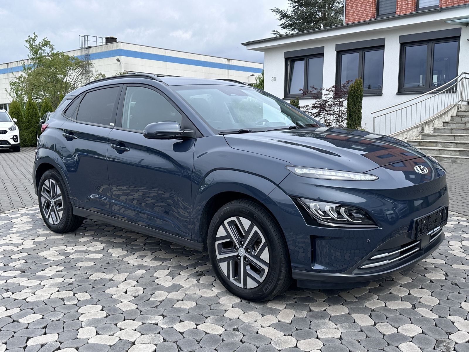 Hyundai Kona Elektro Trend LED ACC NAVI HUD KRELL WÄMPU imagem 2