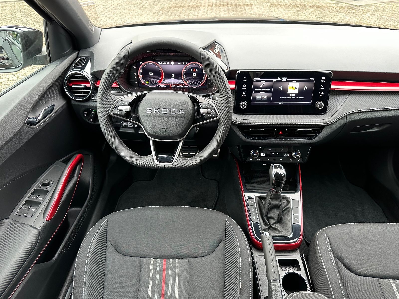 Fahrzeugabbildung SKODA Fabia Monte Carlo 1.0 TSI DSG ACC/SHZG/CarPlay