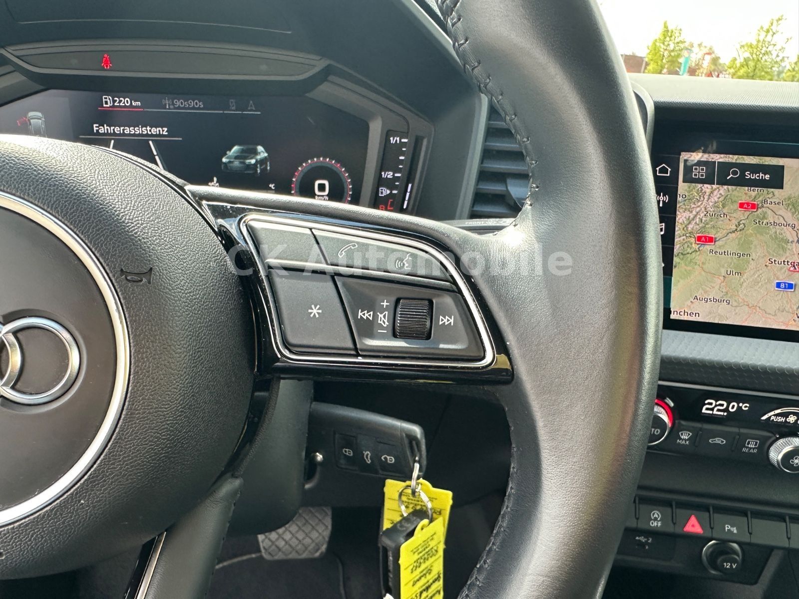 Fahrzeugabbildung Audi A1 Sportback 30 TFSI DSG S-Line/MMI Plus/PDC