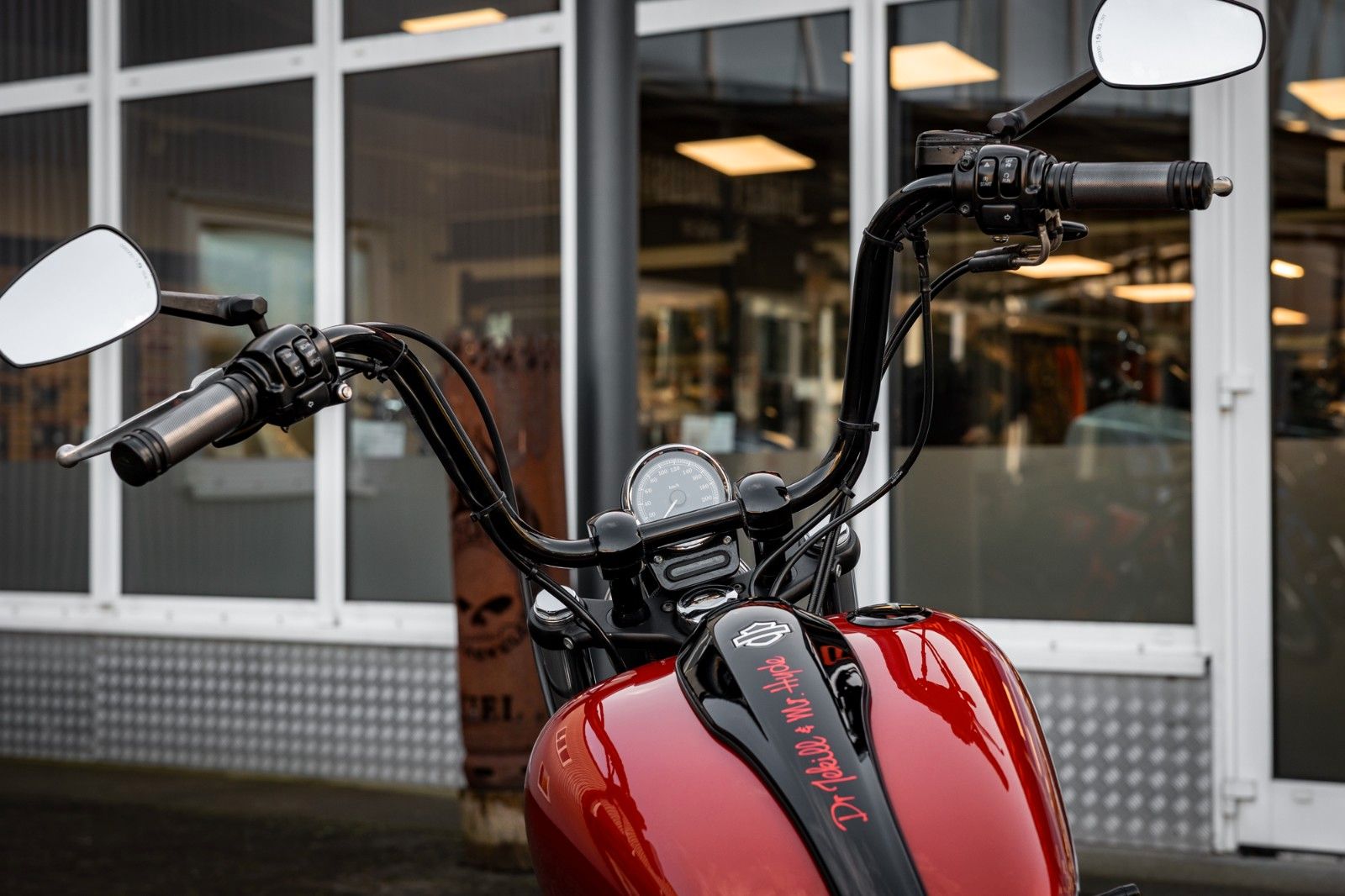 Fahrzeugabbildung Harley-Davidson FXS Softail Blackline - Jekill&Hyde-Custom Umbau