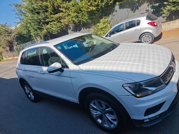 Volkswagen Tiguan - 1