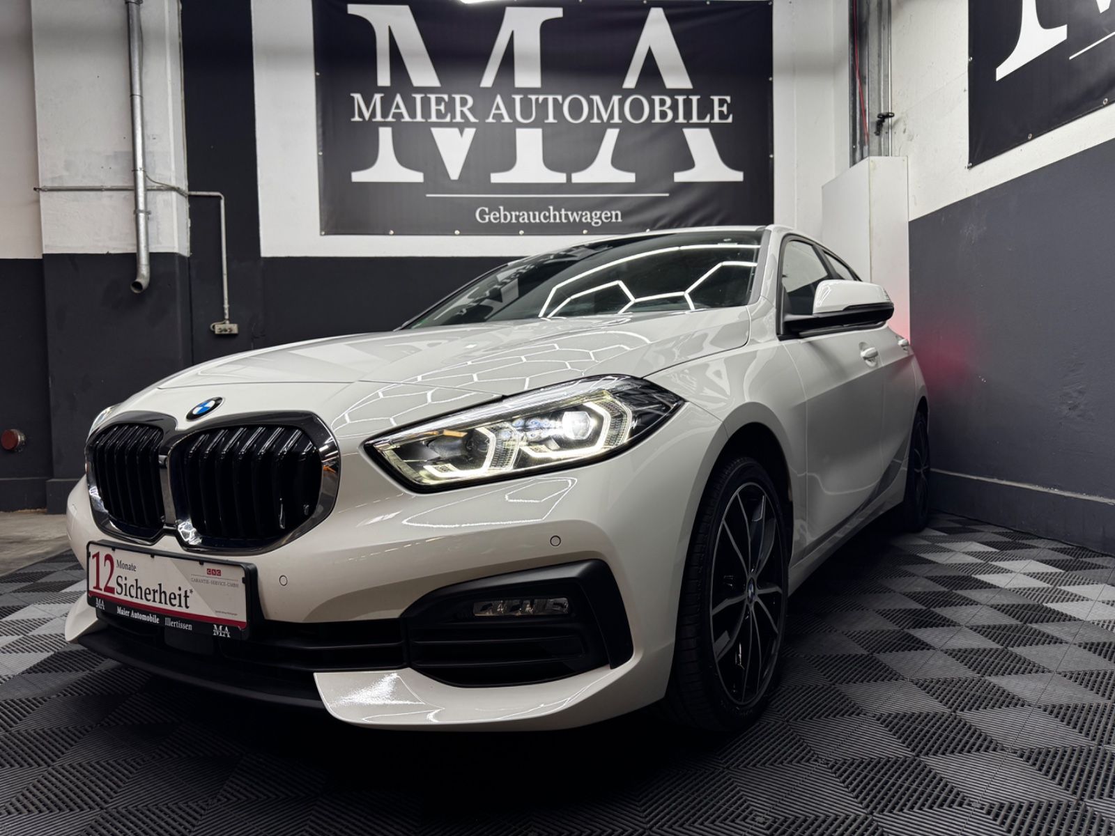 BMW 118d Limousine Advantage*Ambiennte*LED*SHZ imagem 3