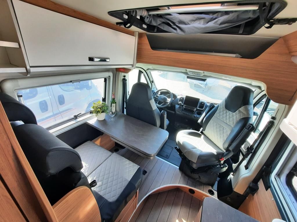 Fahrzeug Übersicht 9 Fahrzeugabbildung Weinsberg CaraBus EDITION FIRE 600 MQ Verfüg./Sparen Sie 1