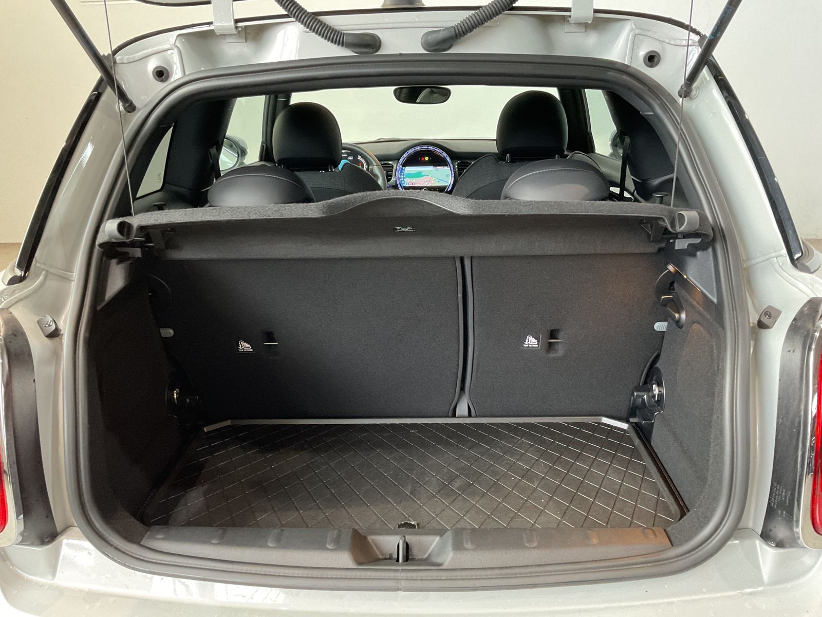 Fahrzeugabbildung MINI Cooper SE LED Pano.Dach RFK Navi ACC