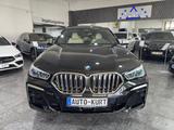 BMW X6 M50 Icon*SHZ*Gestik*DisplayKey*SoftCl*VOLL* - BMW X6 M50 aus 2021