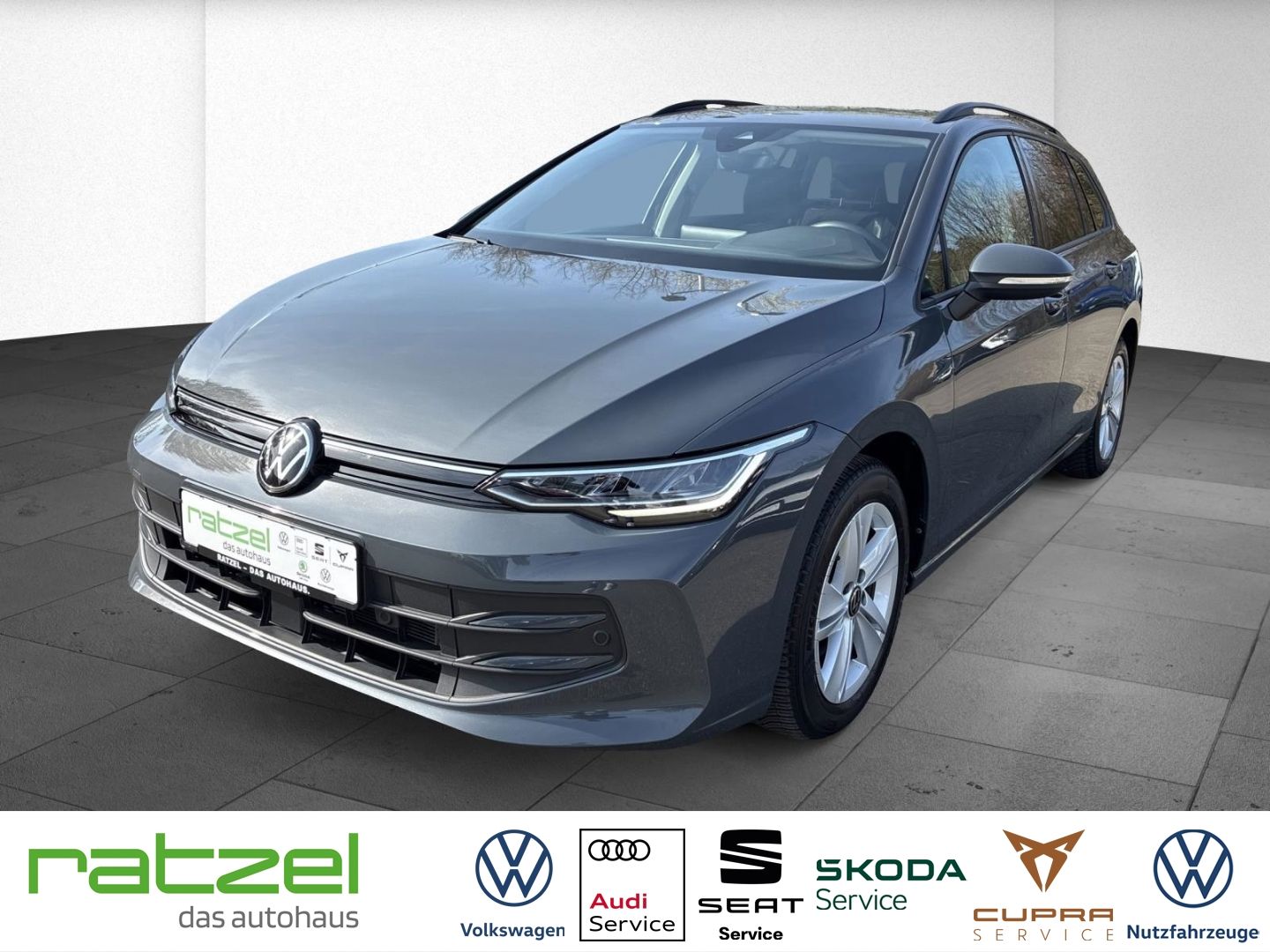 Fahrzeugabbildung Volkswagen Golf Variant 1.5 eTSI DSG Life  LED ACC Apple Ca