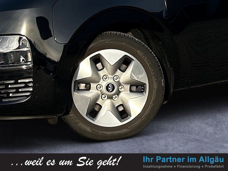 Fahrzeugabbildung Hyundai STARIA 9SITZER 2.2 CRDi 8AT 4WD PRIME PANO 1HD++