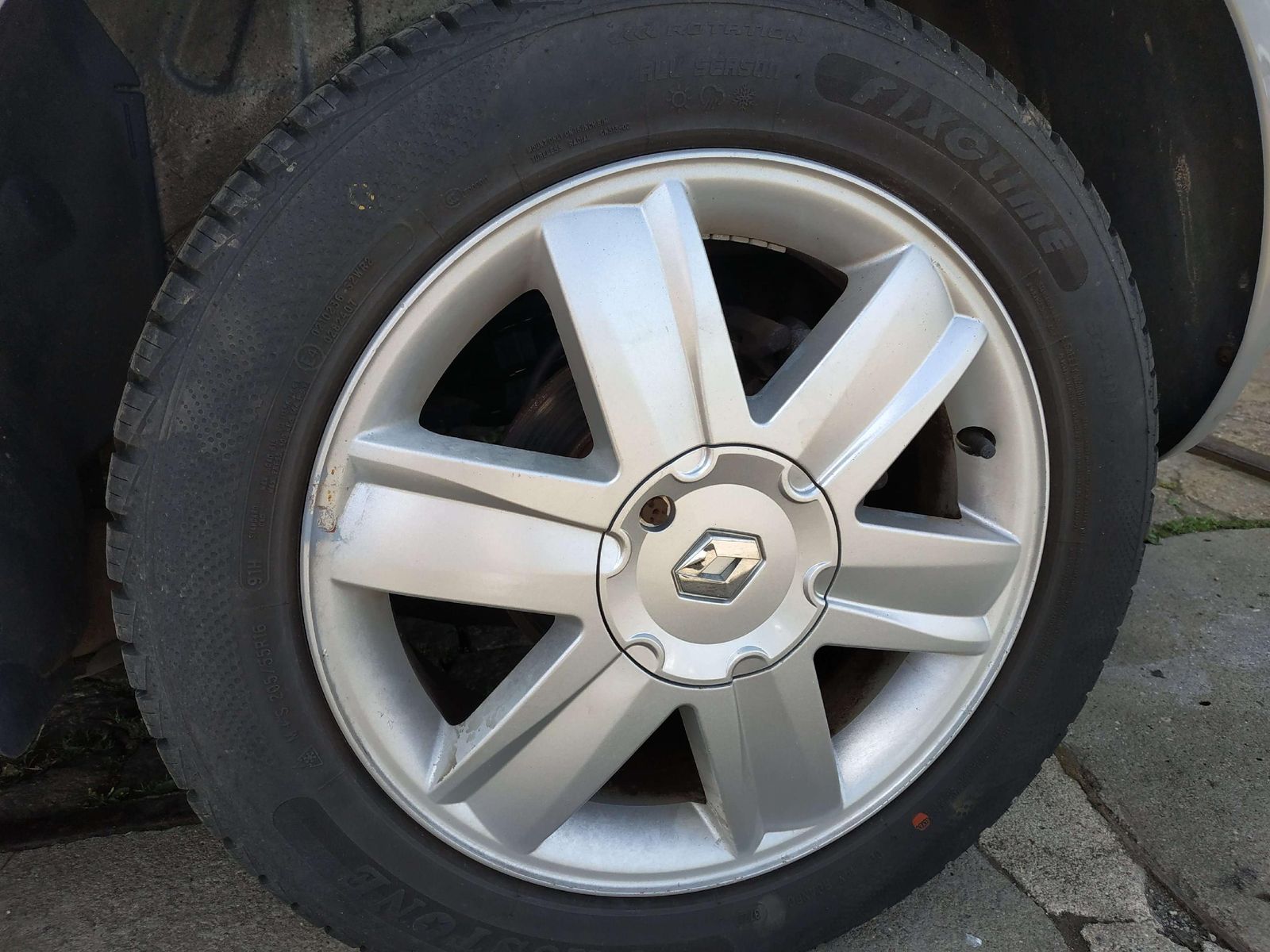 Megane 1.6 Automatik/ Allwetterreifen/ALU – Bild 7