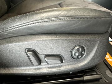 Audi S4 *B&O*TEMPO*NAV*CARBON*PDC*ALCANTARA*20Zoll*
