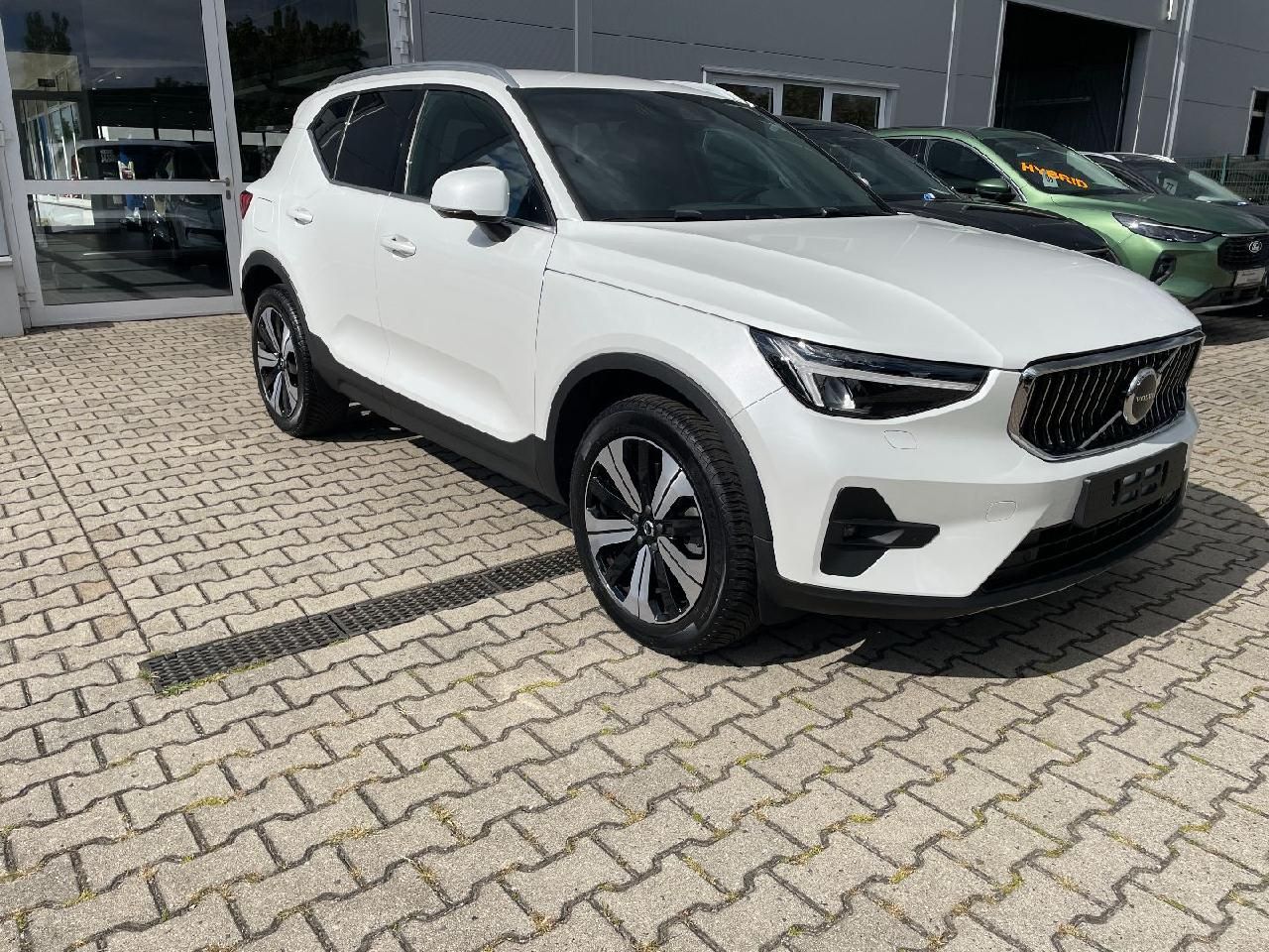 Fahrzeugabbildung Volvo XC40 Core Recharge Plug-In Hybrid 2WD