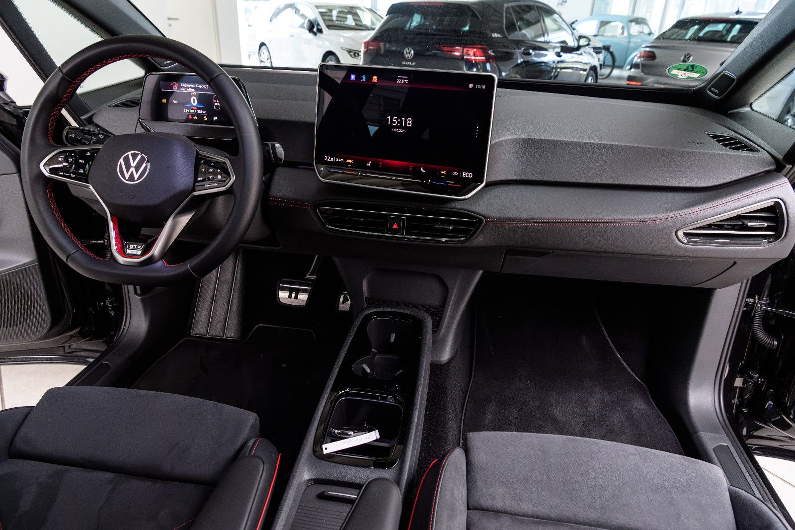 Fahrzeugabbildung Volkswagen ID.3 GTX IQ-LIGHT+AHK+PANO+360°-KAM+NAV+WÄRMEP.