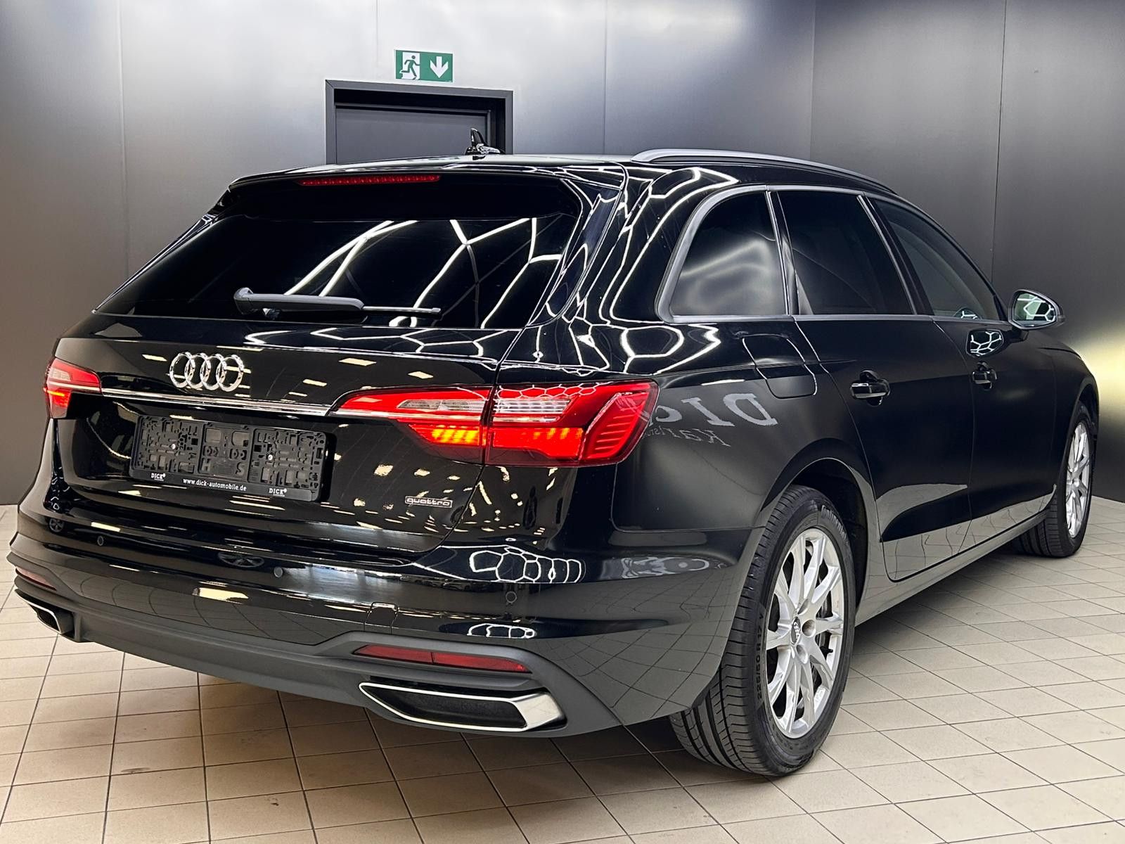 Fahrzeugabbildung Audi A4 45 TDI Quatt Tipt Sport LEDER+SHZ+NAV+LED+ACC