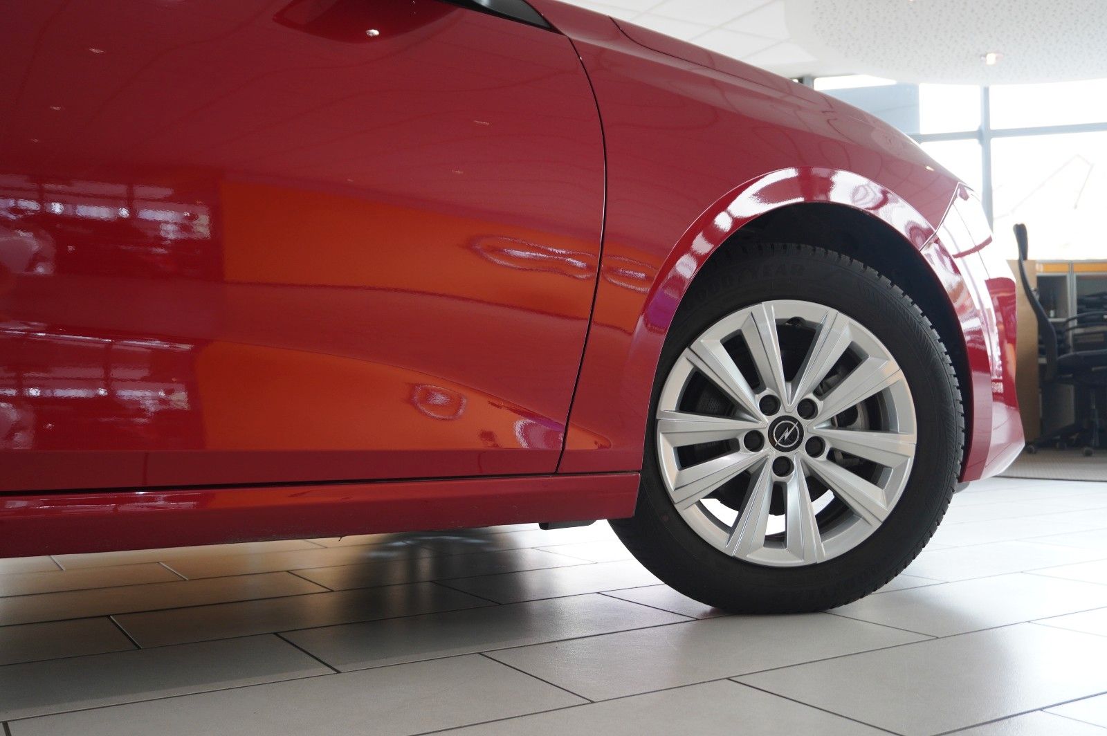 Fahrzeugabbildung Opel Astra L Lim. 1.2T ELEGANCE NAVI/LED/KAMERA/DAB+