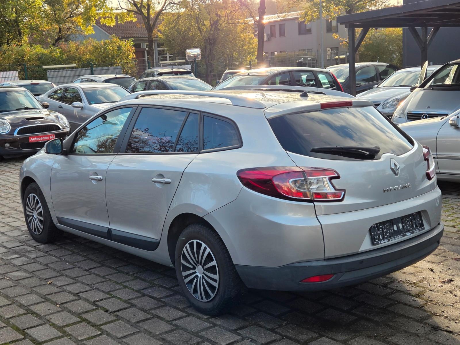 Renault Megane 2010 — photo 7