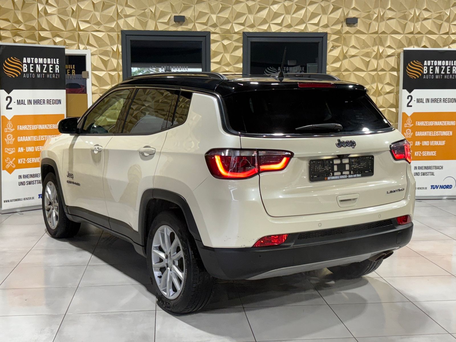 Fahrzeugabbildung Jeep Compass Limited FWD/NAVI/KAMERA/SOUND/DAB/SHZ