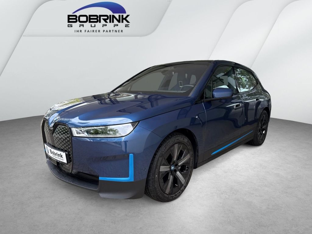 BMW iX