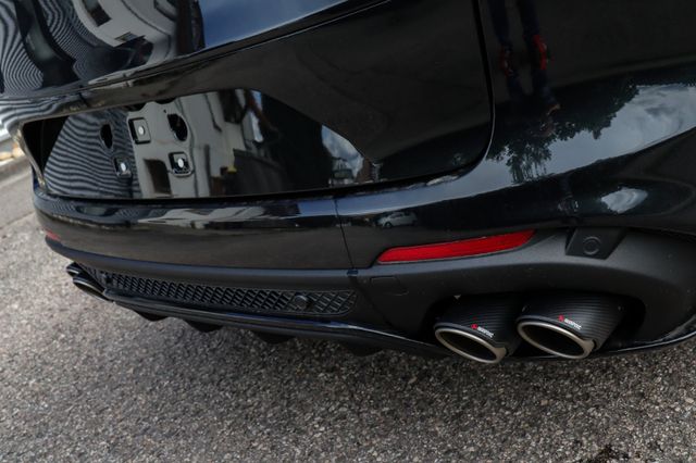 Fahrzeugabbildung Alfa Romeo Stelvio QV AKRAPOVIC 21" Assistenz