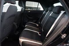 VW T-Roc 1.5 TSI Sport | Navi | App | ACC | AHK VW T-Roc 1.5 TSI Sport | Navi | App | ACC | AHK