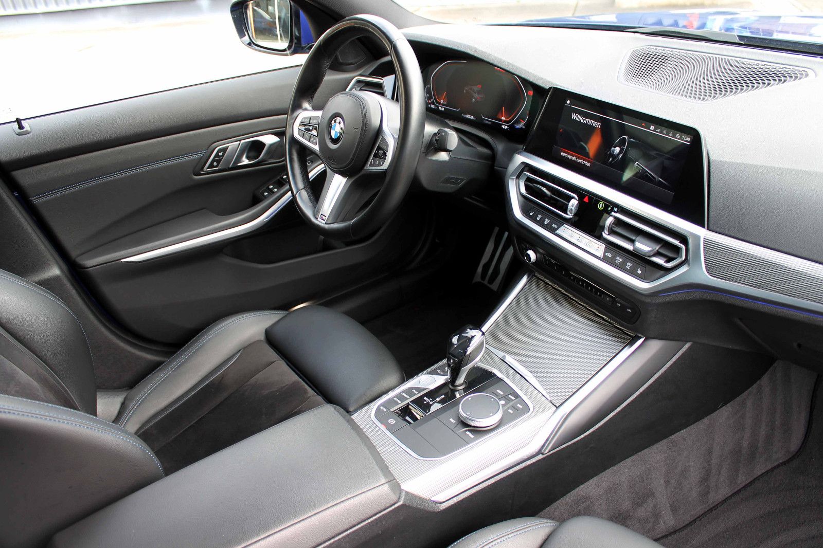 Fahrzeugabbildung BMW 320i xDrive MSport Steptr. Temp PDC KAM LED NAV