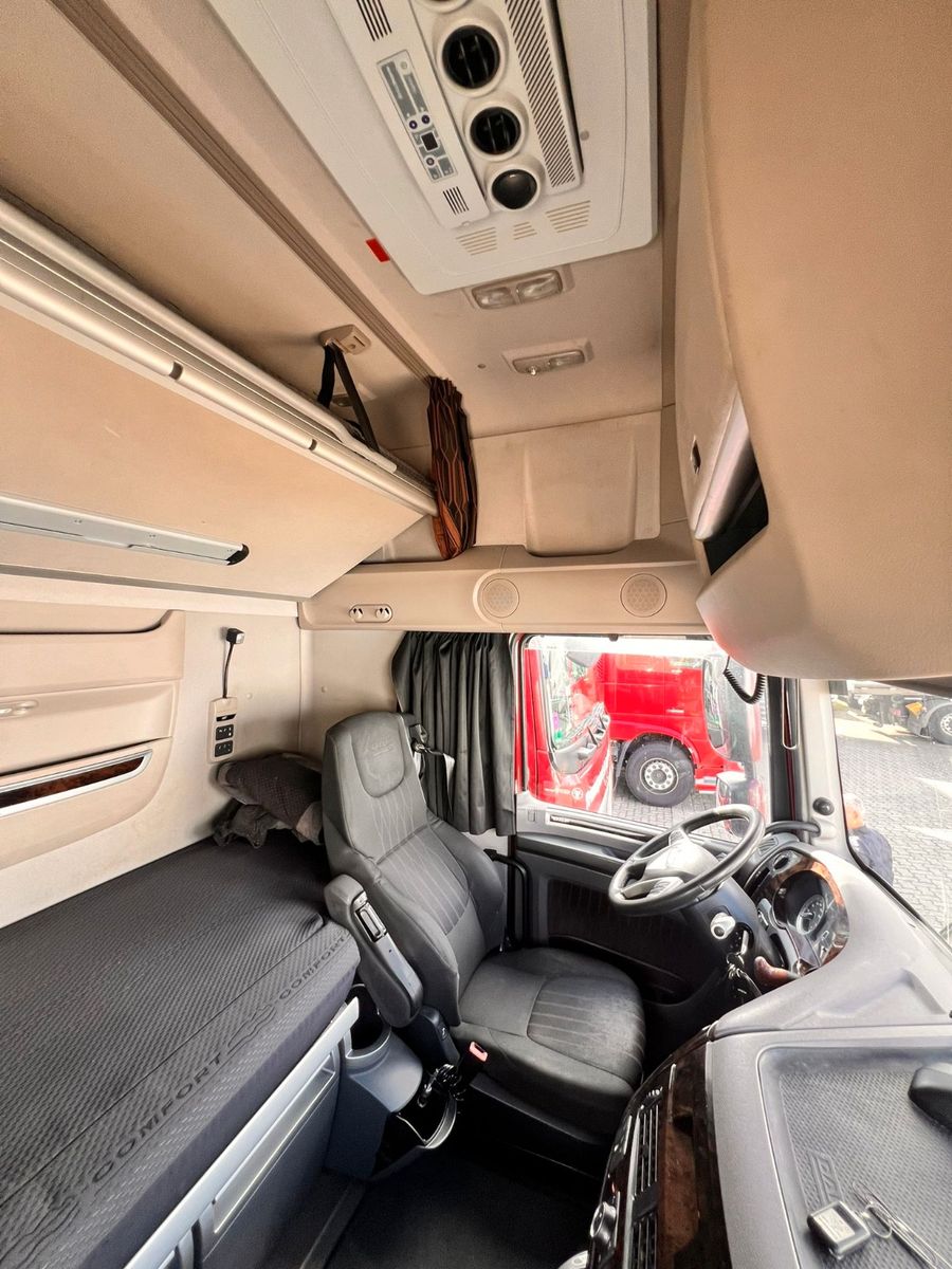 Fahrzeugabbildung DAF 2 Stück SSC XF 480 FT, Intarder