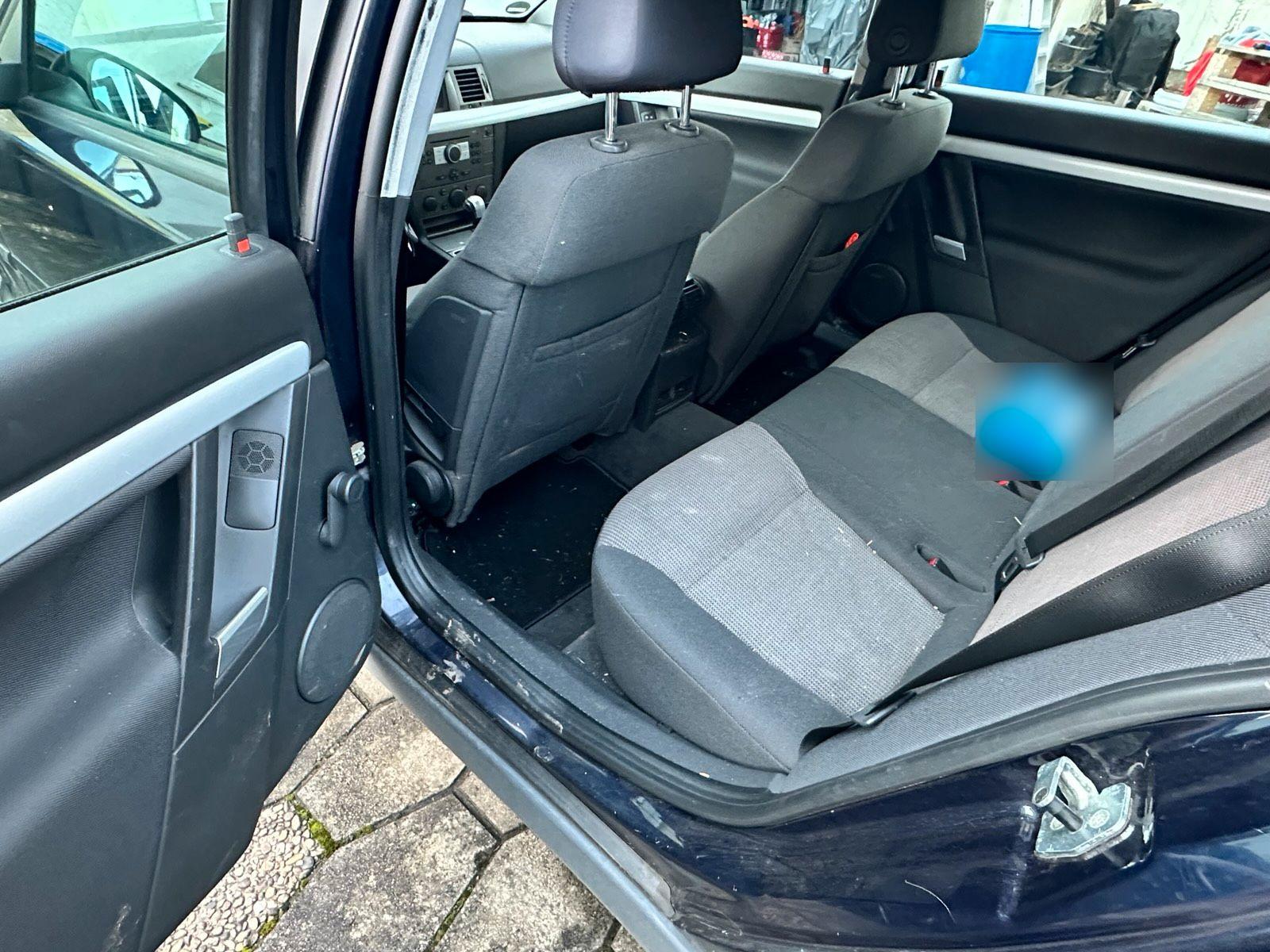 Opel Vectra 2005 — photo 8