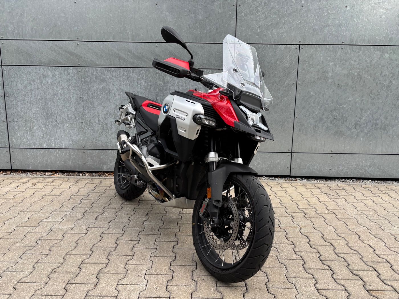 Fahrzeugabbildung BMW R 1300 GS Adventure 3 Pakete